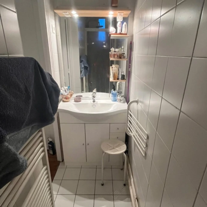 Salle de douche avant